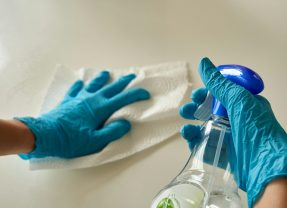 Klinikrengøring: Hygiejne og sikkerhed i fokus